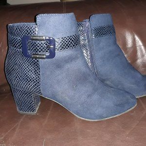 Navy Karen Scott Suede Booties